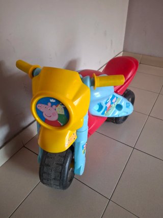 Moto correpasillos Peppa Pig feber
