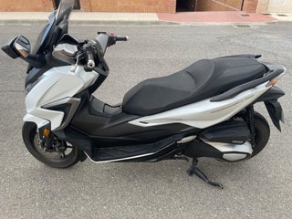 Honda Forza 350 Blanca