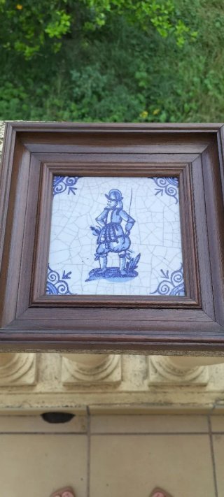 Azulejo Decorativo con Marco de Madera