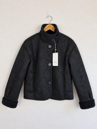 Chaqueta Zara Negra Efecto Ante y Borreguito