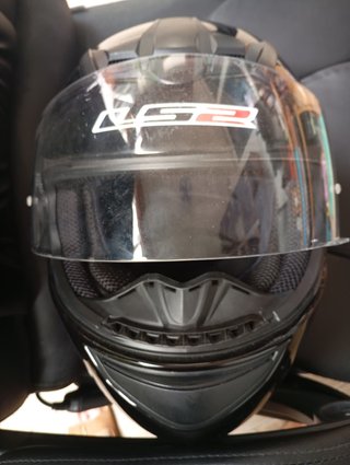 Casco modular de la marca LS2, modelo LS2 FF908 St