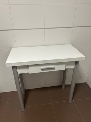 Mesa de cocina con cajón