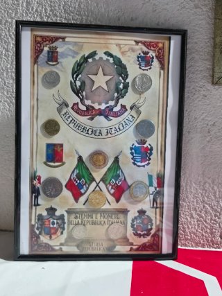 Quadro con monete della Repubblica Italiana