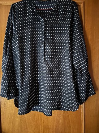 Blusón Estampado blanco y negro ZARA Talla XL