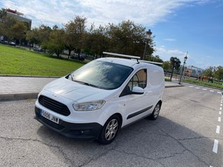 Ford E-Transit Courier 2016