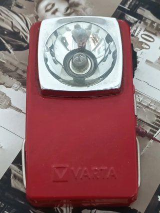 Linterna Vintage Varta Roja