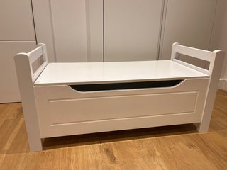 Baúl Blanco de Madera
