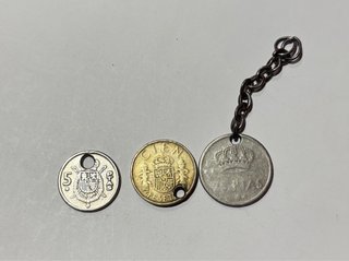 Lote de 3 Monedas con Perforación