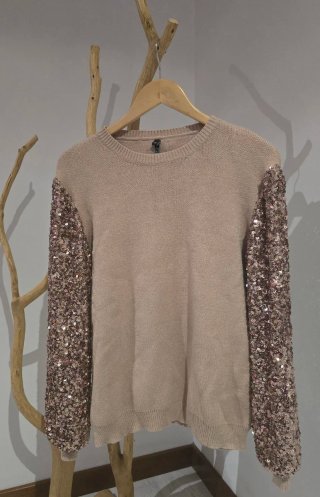Jersey beige/nude con mangas de lentejuelas