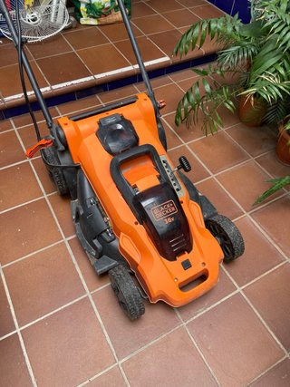 Cortacésped a Batería Black & Decker 36V