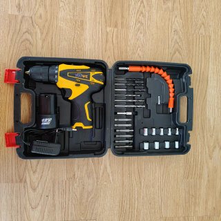 Taladro a batería 12V con maletín de accesorios