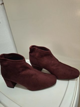 Botines de mujer color granate
