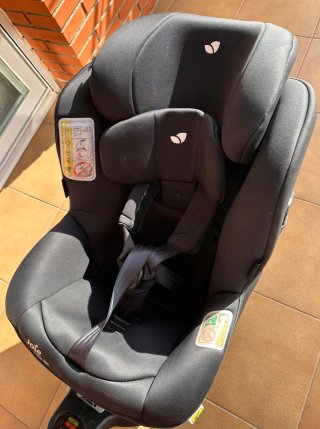Silla de coche Joie Spin 360 color negro, año 2022