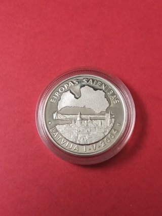 LETONIA UNION EUROPEA 2004 (+25 GRS. PLATA PURA)