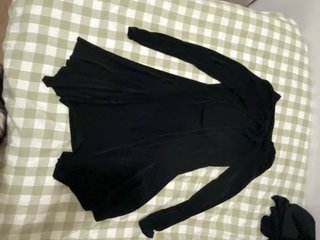 Vestido negro de manga larga