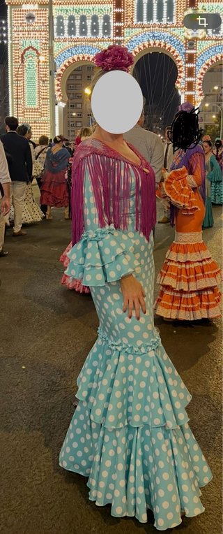Vestido de flamenca turquesa con lunares