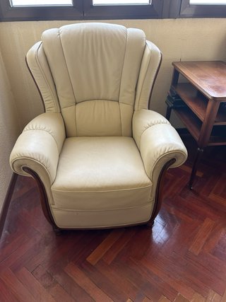 2 Butacones de Piel Beige