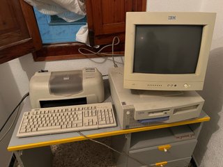 Ordenador antiguo IBM (EN VILLENA)