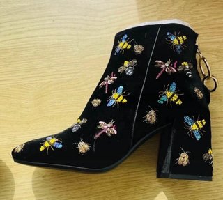 Botines de Terciopelo con Abalorios