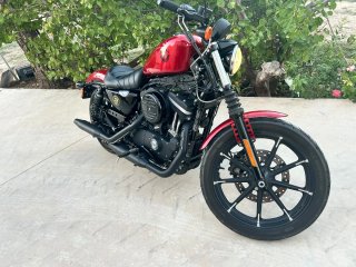Harley Davidson Cruiser Roja y Negra