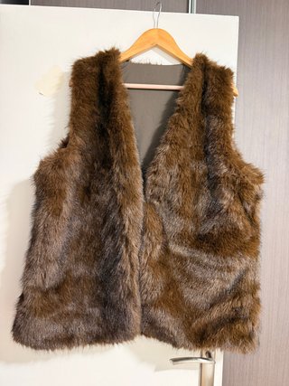 Chaleco de pelo marrón