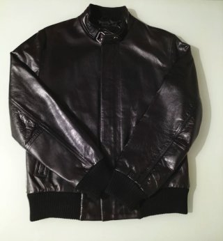 Cazadora de Piel Negra. Talla M. Cremallera