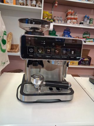 Cafetera Espresso con Molinillo Integrado