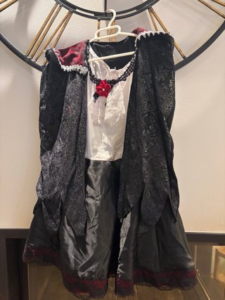 Disfraz de Vestido con Capa