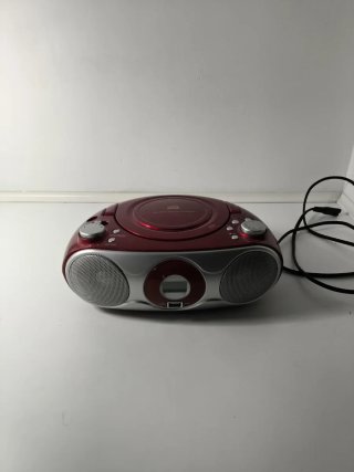 Radio CD Carrefour Rojo y Plateado