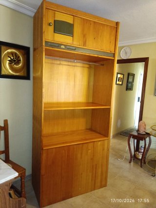 Perchero con Estantería y Baúl de Madera