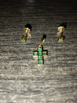 Conjunto de Oro con esmeraldas