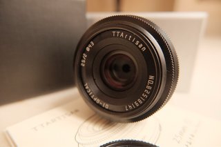 Obiettivo TTArtisan 25mm F2 per Fujifilm X
