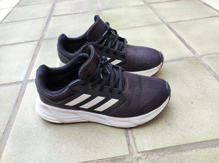 Zapatillas de running negras de Adidas - Talla 42