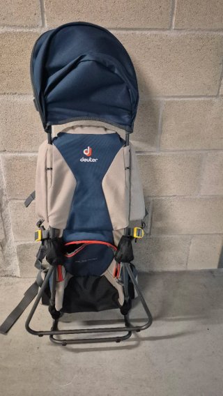 Mochila Portabebés Deuter para Montaña