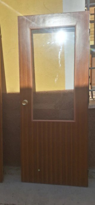 Puerta madera con Cristal