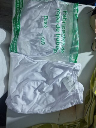 2 Pantalones de trabajo blancos