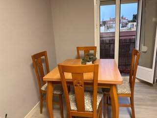 Mesa de comedor extensible de madera maciza nueva