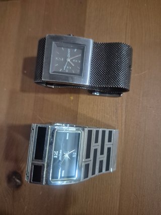 Lote de 2 relojes DKNY y Potens