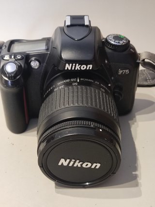 Nikon F75 com Objetiva 28-80mm