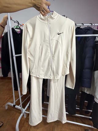 Chándal Nike Beige