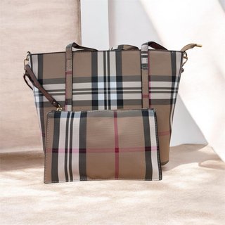 Bolso Burberry Medium con su Cartera