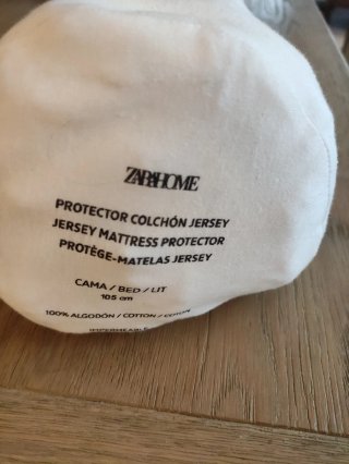 Protector de colchón Zara Home 105 cm