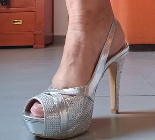 Sandalias de tacón y plataforma plateadas