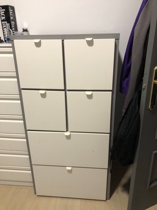 Mueble de almacenaje blanco y gris