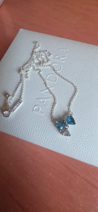 Collar colgante Pandora lazo azul Bridgerton