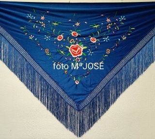 Mantoncillo bordado azul eléctrico
