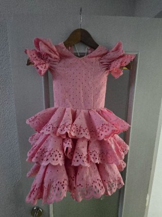 Traje de sevillana rosa