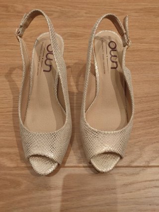 Zapatos de tacón Own beige Talla 40