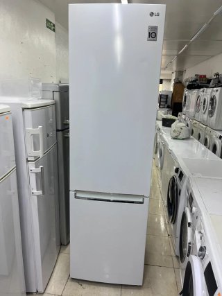 Nevera Combi LG No Frost Semi Nuevo Class A +++