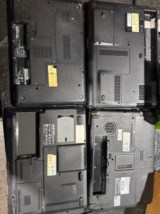 Lote de 4 Portáteis Antigos para Peças